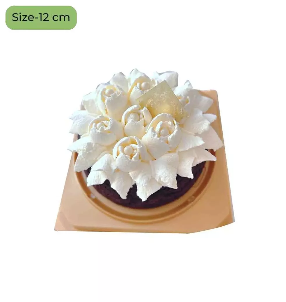 Delicious And Fresh Cream Cake